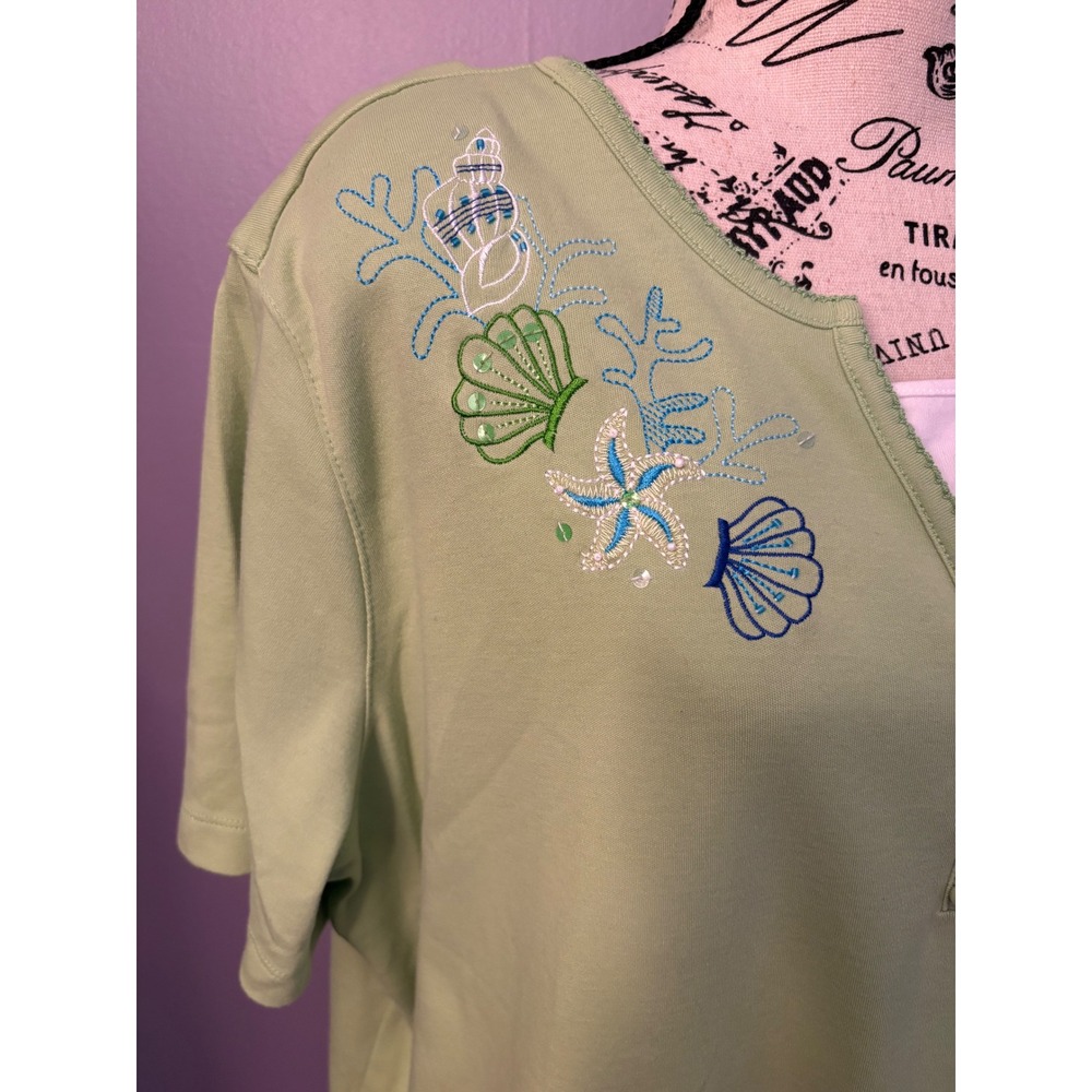 90s VTG Alfred Dunner 2X Green Short Sleeve Embroidered Sea Shell Fish Top Shirt